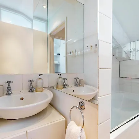 Bright 1 Bed - In The Heart Of South Kensington Apartment London