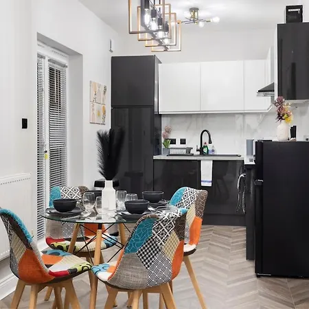 Apartment Modern 2 Bed In Bow With Garden