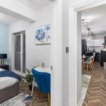 Apartment Modern 2 Bed In Bow With Garden
