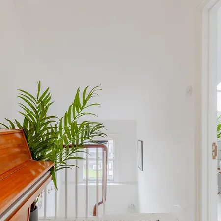 Elegant 2bd Flat Near Regent's Park Apartment