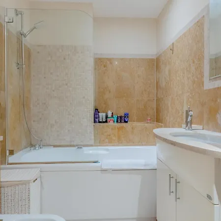 Apartment Incredibly Located 1bd Flat Earl's Court
