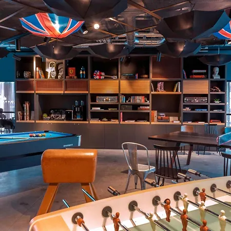 Hotel Moxy London Heathrow Airport Hounslow