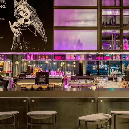 Moxy London Heathrow Airport 4* Hounslow