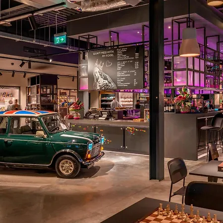 Moxy London Heathrow Airport 4* Hounslow