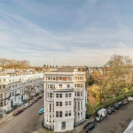 Prime Notting Hill, Luxurious 2 Beds, Roof Terrace London