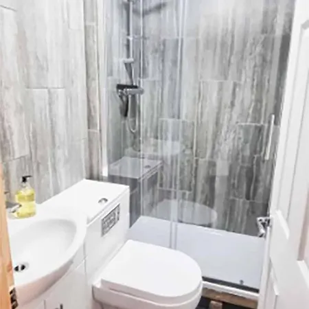 Guest house Triple In Vauxhall - 5 *