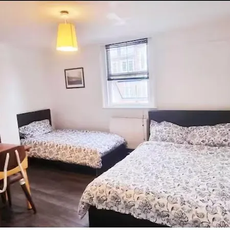 Triple In Vauxhall - 5 Guest house London