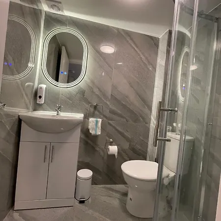 Westminster Aparthotel 5*