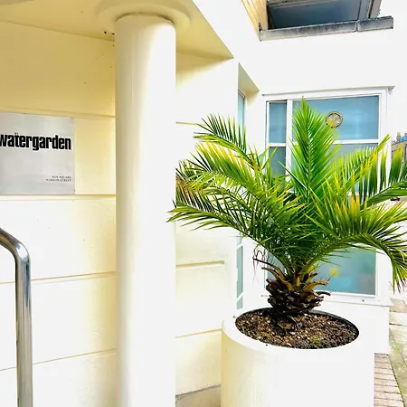 Modern Flat In Canary Wharf London