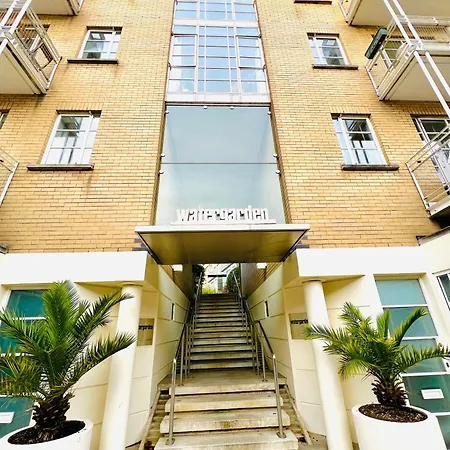 Apartment Modern Flat In Canary Wharf London