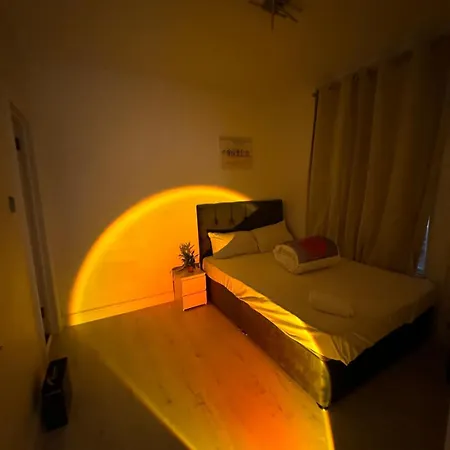 One Bedroom Flat Victoria *