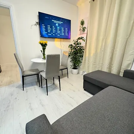 Apartment One Bedroom Flat Victoria London