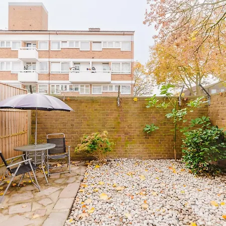 3 Bed Contractors Broadway Market 6 People Parking Apartment *