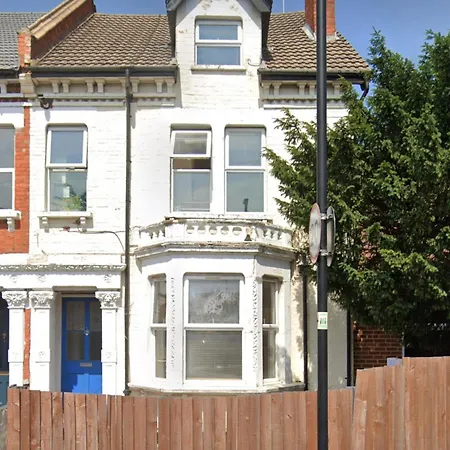 Jb Streatham/contractors/free Parking *