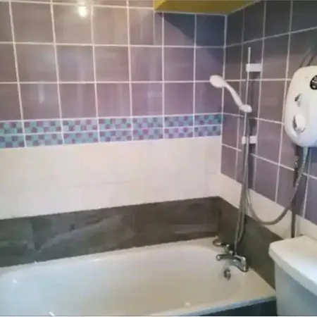 Cosy Single Only For Ladies In Tower Bridge