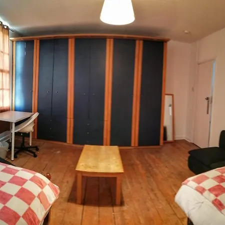 Holiday home 5 Bedrooms House In King's Cross *
