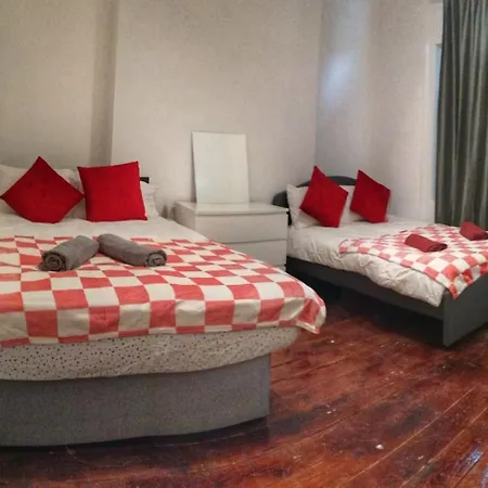5 Bedrooms House In King's Cross *