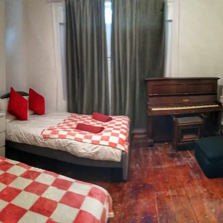 Holiday home 5 Bedrooms House In King's Cross *