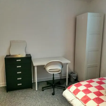 Holiday home 5 Bedrooms House In King's Cross *