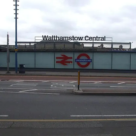 Apartment Walthamstow - - Sleeps 3 - Streetparking *