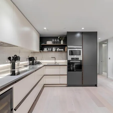 Luxury 2-bed Next To Hyde Park London