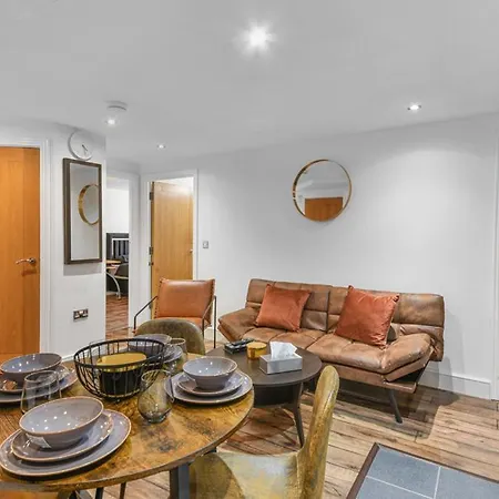 E15stratford 3bed 2bath Parking Apartment