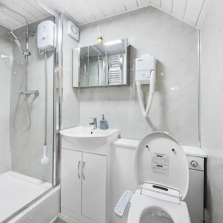 E15stratford 3bed 2bath Parking