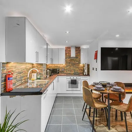 E15stratford 3bed 2bath Parking London