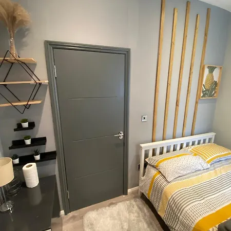 Elegance Suits 20 Minutes To Bed & Breakfast London