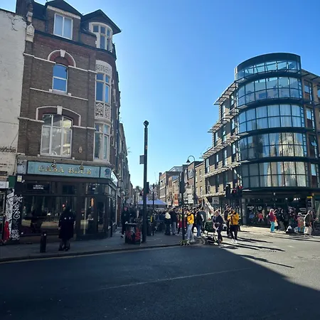 Small En-suite Shoreditch London