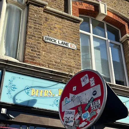 Small En-suite Shoreditch