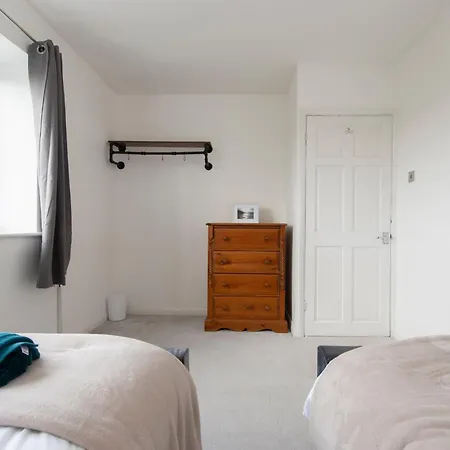 Apartment Long In Chingford Perfect For Contractors *