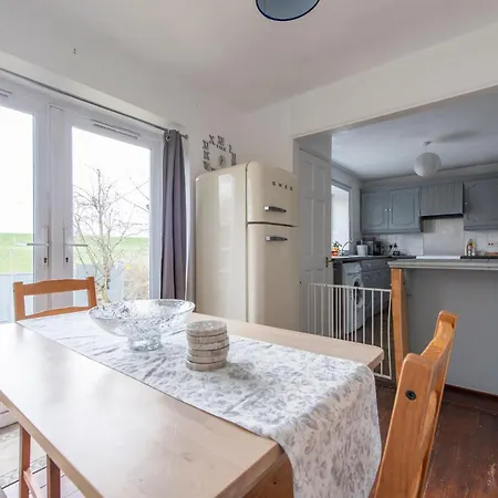 Apartment Long In Chingford Perfect For Contractors Enfield