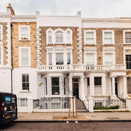 2 Bed Portobello Rd - Moments From Tube! Feriehus London