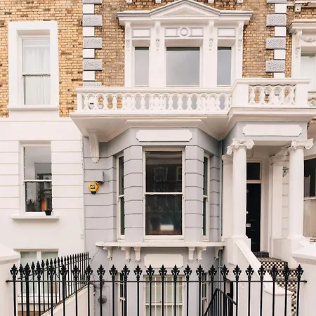 2 Bed Portobello Rd - Moments From Tube!