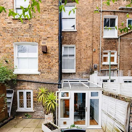 2 Bed Portobello Rd - Moments From Tube! Feriehus London