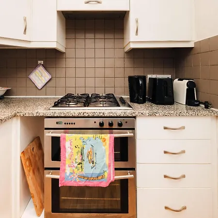 2 Bed Portobello Rd - Moments From Tube! * London