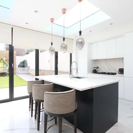 Holiday home Large 4 Bed Lux House *