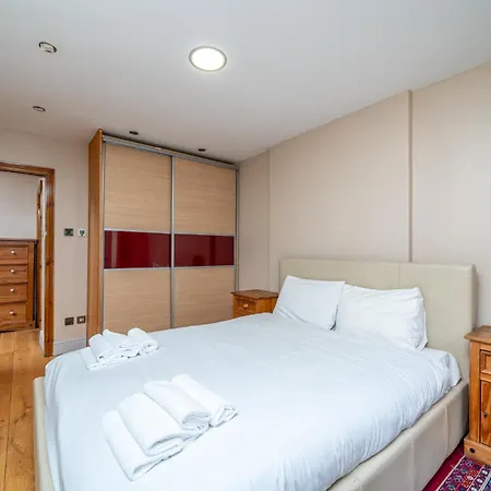 Beautiful 3 Bedroom Maisonette Apartment