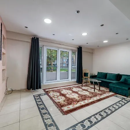 Beautiful 3 Bedroom Maisonette Apartment London