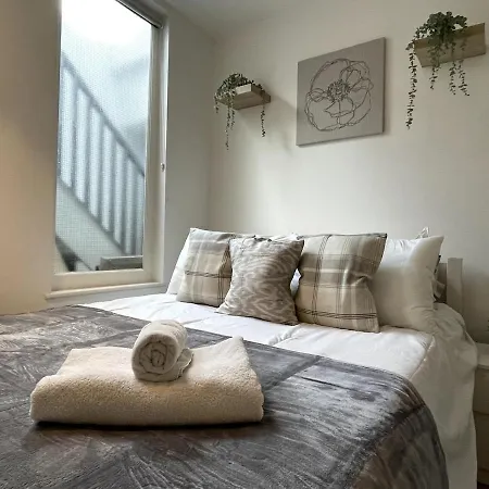 Stunning 2 Bed Flat In Central Fulham * London