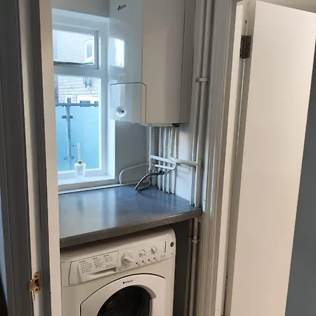 2-br In London, Ideal Location! Appartement