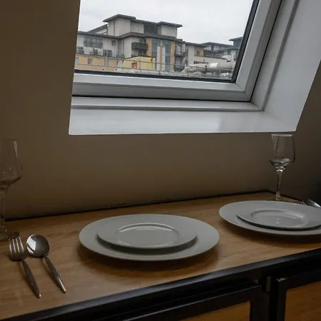 Apartament Modern Flat With Balcony In Heart Of