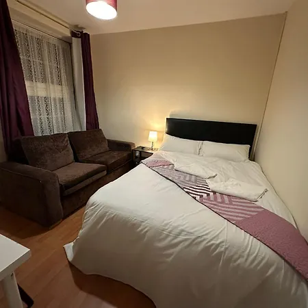 Apartment New Court House London