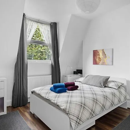 Modern Spacious 10 Minutes From Big Ben * Londra