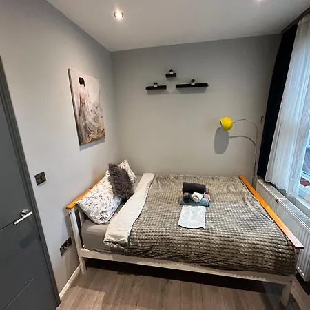 Elegance Suits 20 Minutes To * London