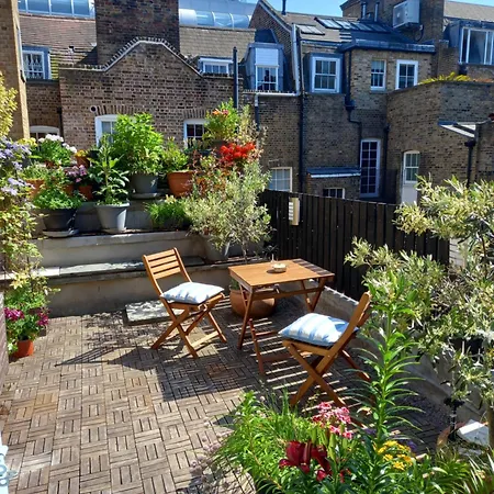 Large Bright Soho Flat With Large Terrace Apartment