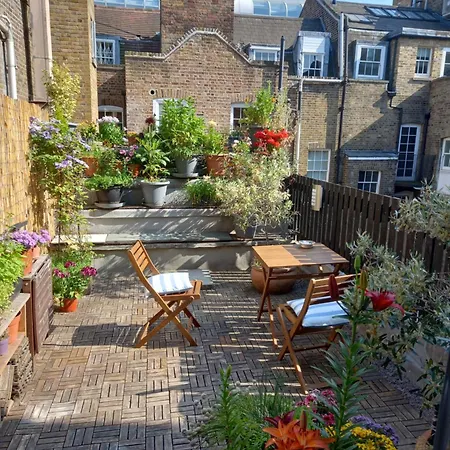 Large Bright Soho Flat With Large Terrace Apartment