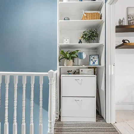 Spacious One Bedroom Private Flat In Brixton +wifi شقة لندن