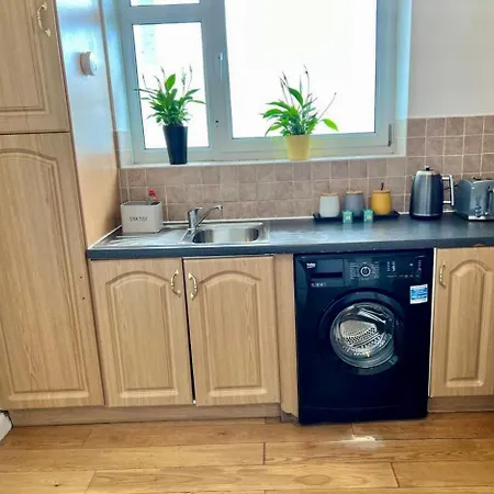 2 Bedroom Flat Bermondsey Tower Bridge *